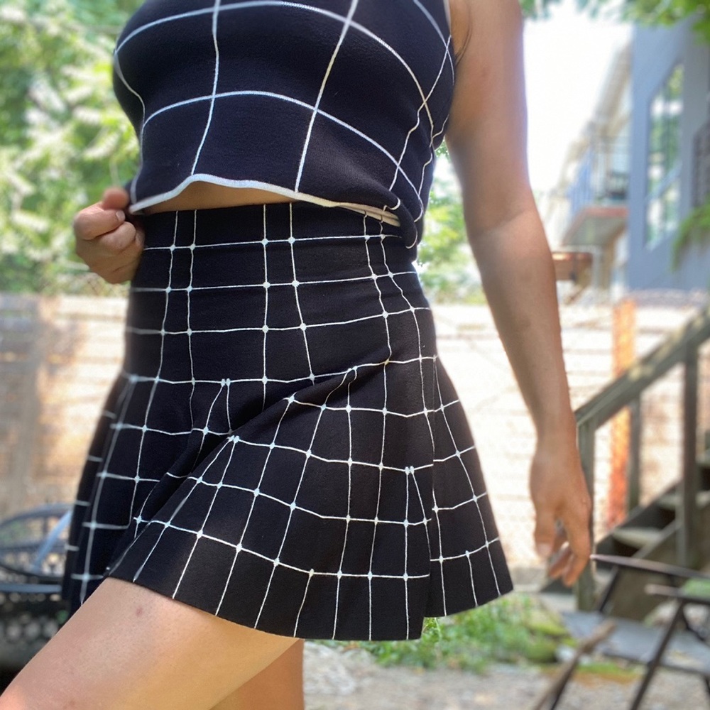 Wet Seal Black and White Graph Skirt
